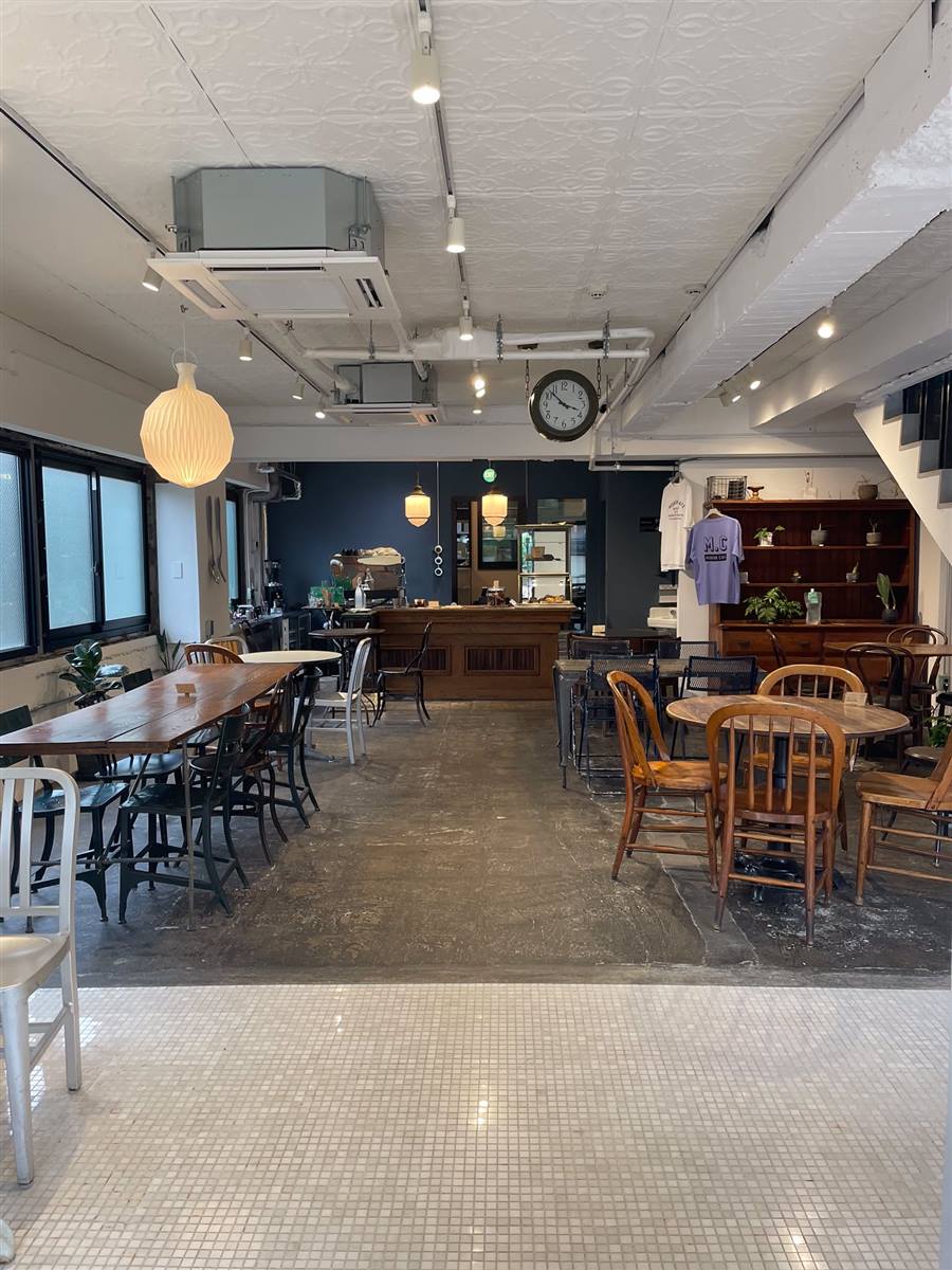MORON CAFEの店内（ヴィンテージ空間）