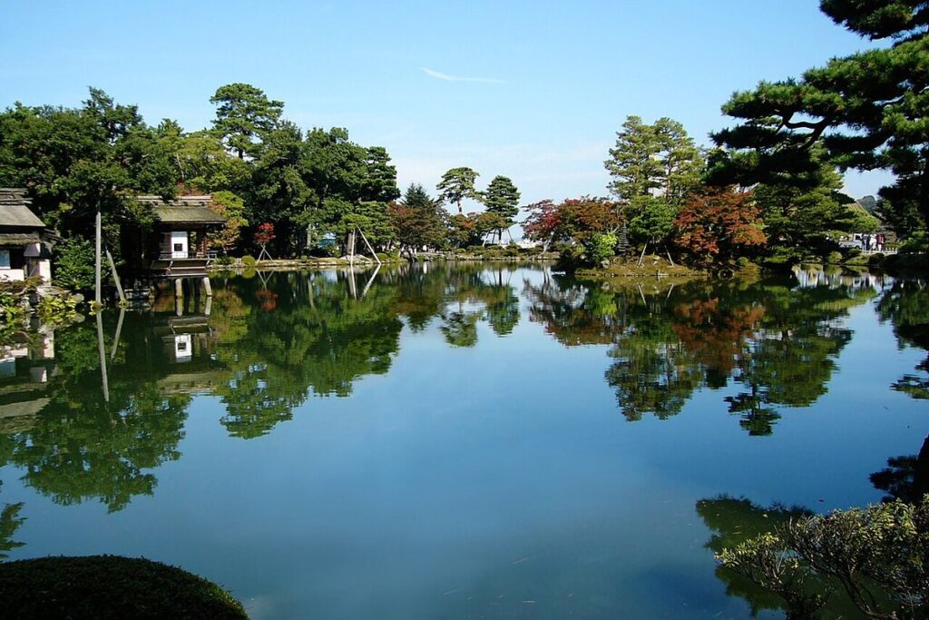 兼六園・霞ヶ池(金沢市)