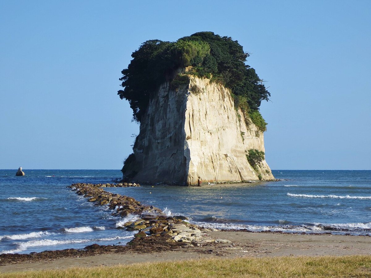 見附島