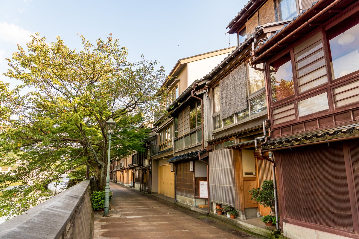 雨の主計町