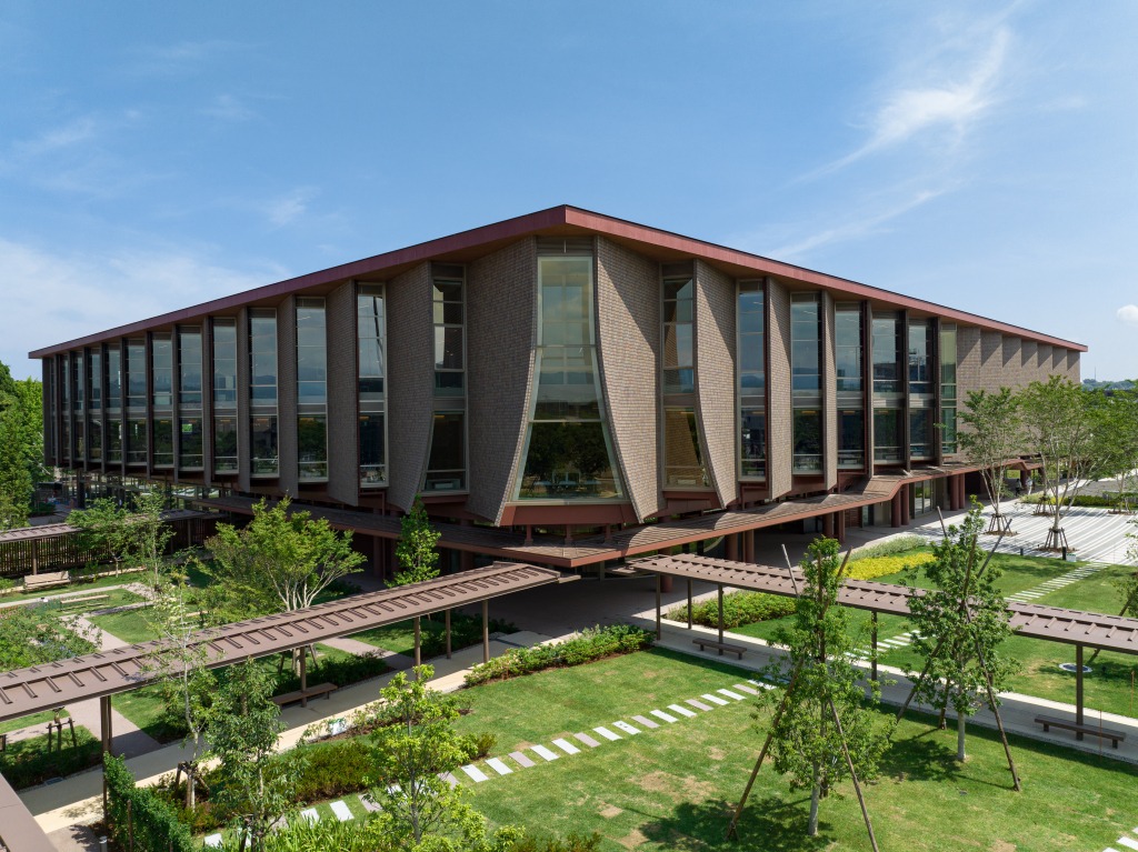 石川県立図書館